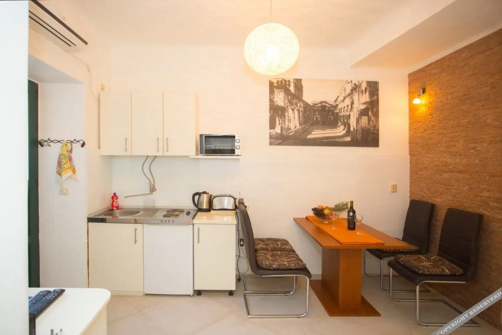 Apartments Zdravko