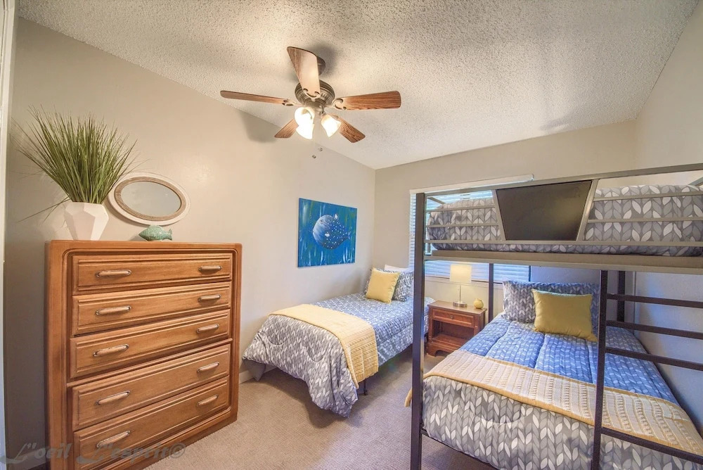 Our Lake View Cl 1683 4 Bedroom Home by RedAwning