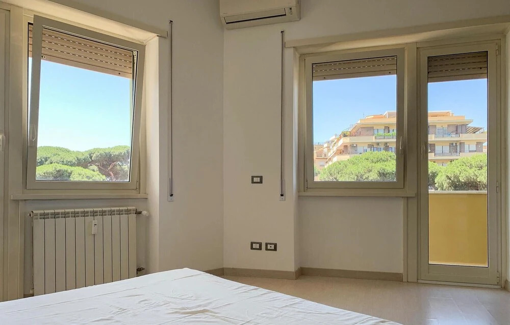 Nice Apartment in Lido di Ostia With Wifi and 3 Bedrooms