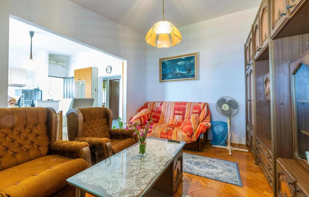 Beautiful Apartment in Okrug Gornji With Wifi and 2 Bedrooms