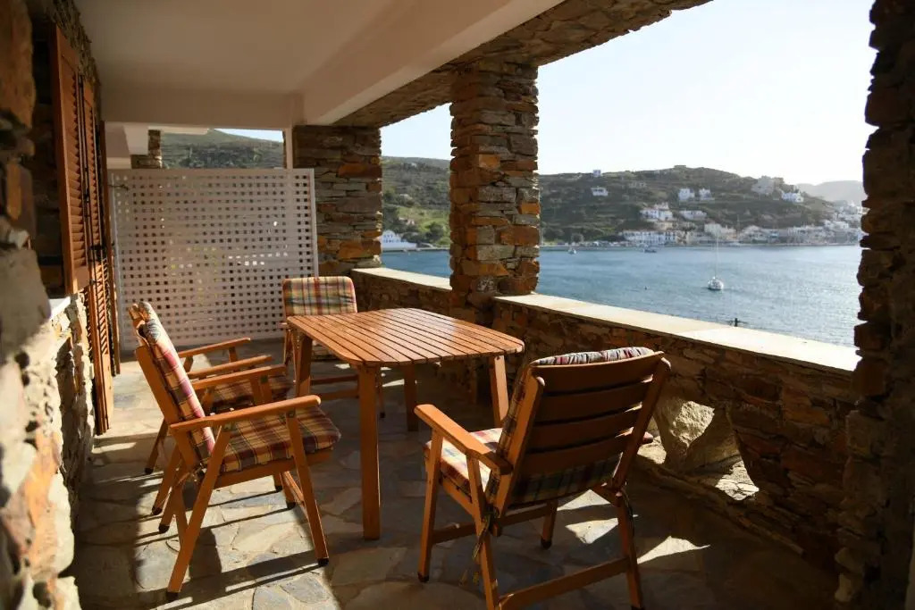 Amazing 2 bedroom apartment overlooking the Marina at Vourkari