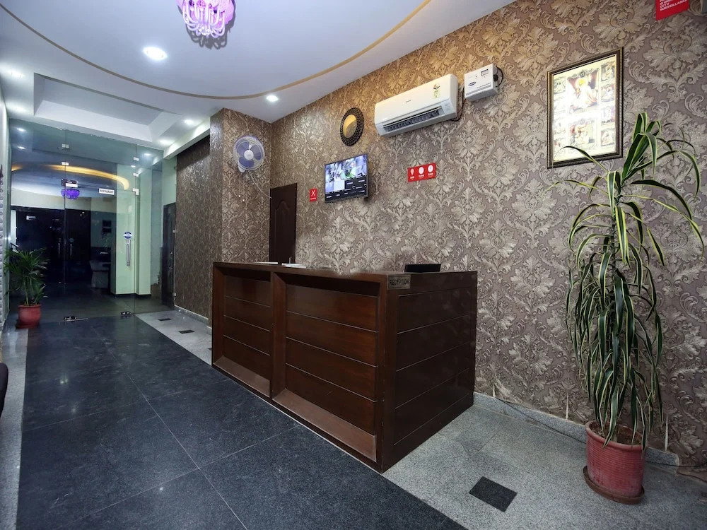 OYO 9956 Hotel Venus