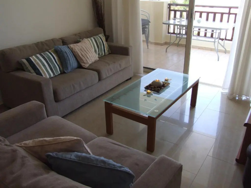 2 bedroom apartment E8 located pool level, sea view, FREE WIFI