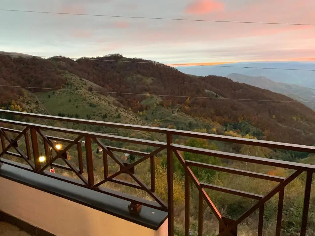 Milmari Mountain View - I11