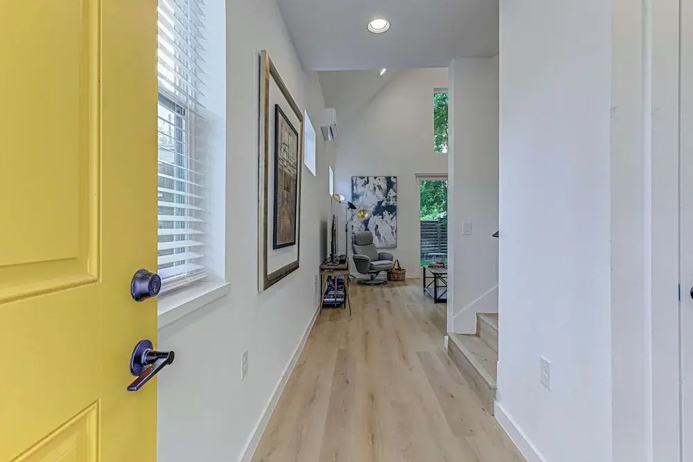 Pet Friendly Quiet Neighborhood Near S. Lamar