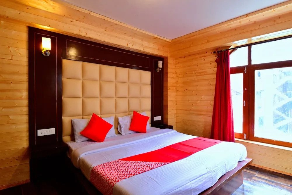 OYO Flagship 30387 Pine View Hotel Manali