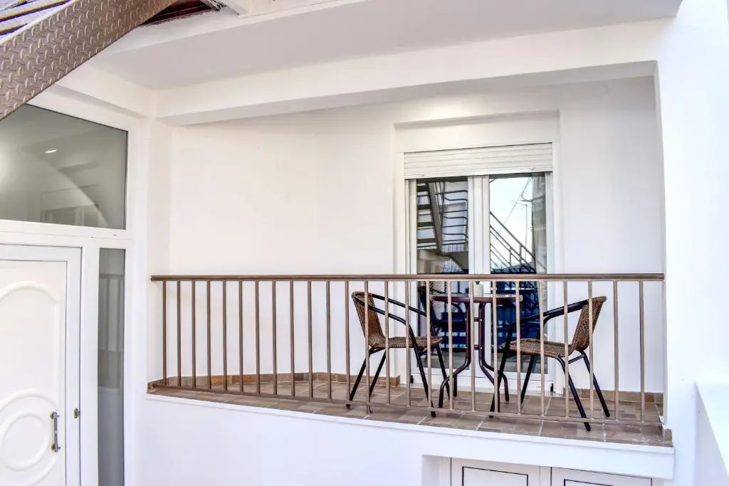 La Maison Plakes 3 BDR Apt