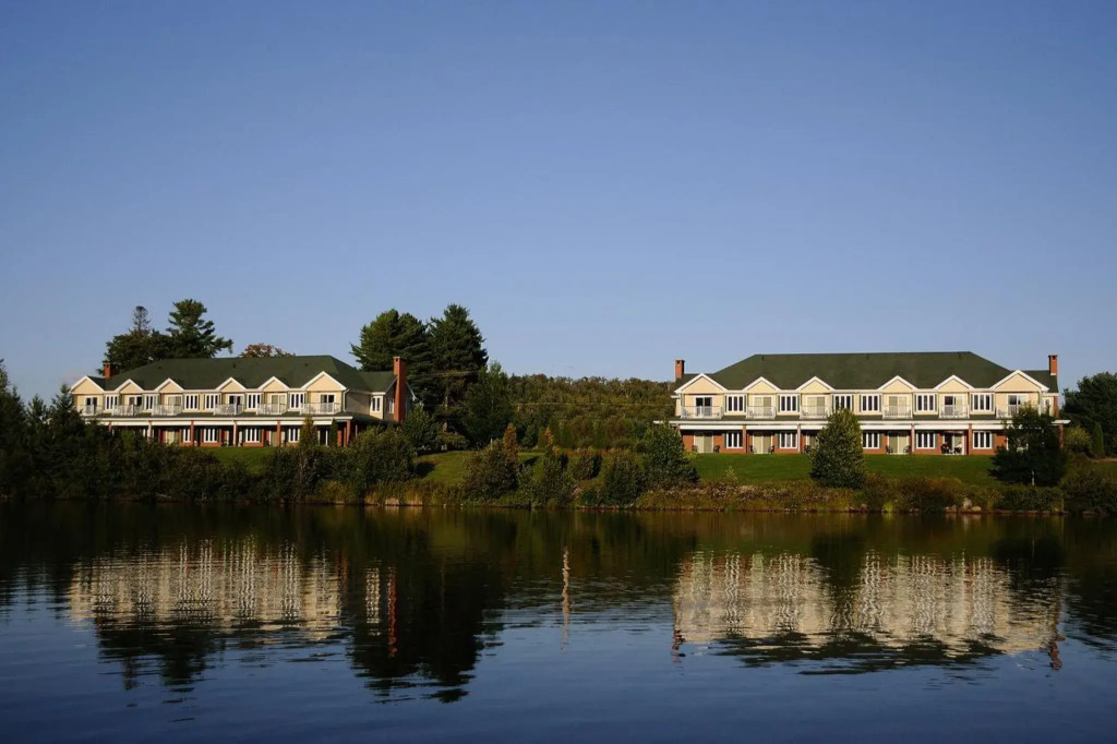 Auberge du Lac-à-lEau-Claire