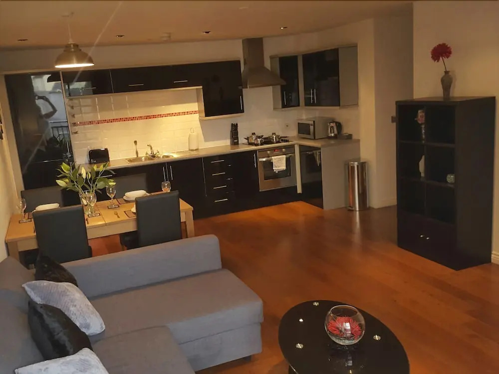2-bedroom Apartment Riverside Wharf