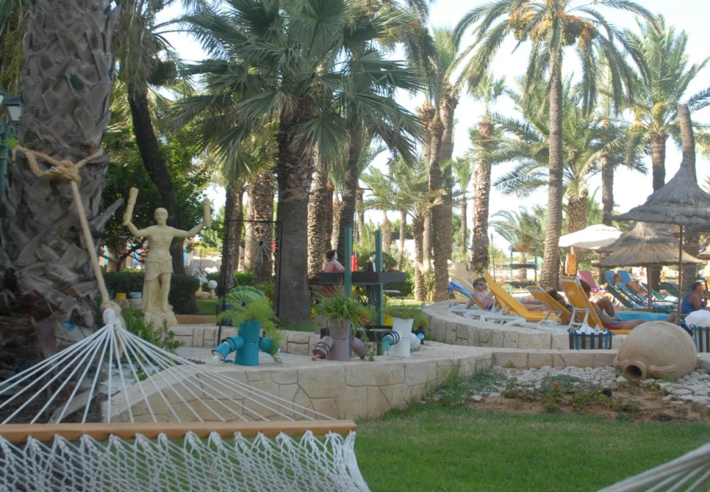 Курортный отель Riadh Palms Resort & Spa