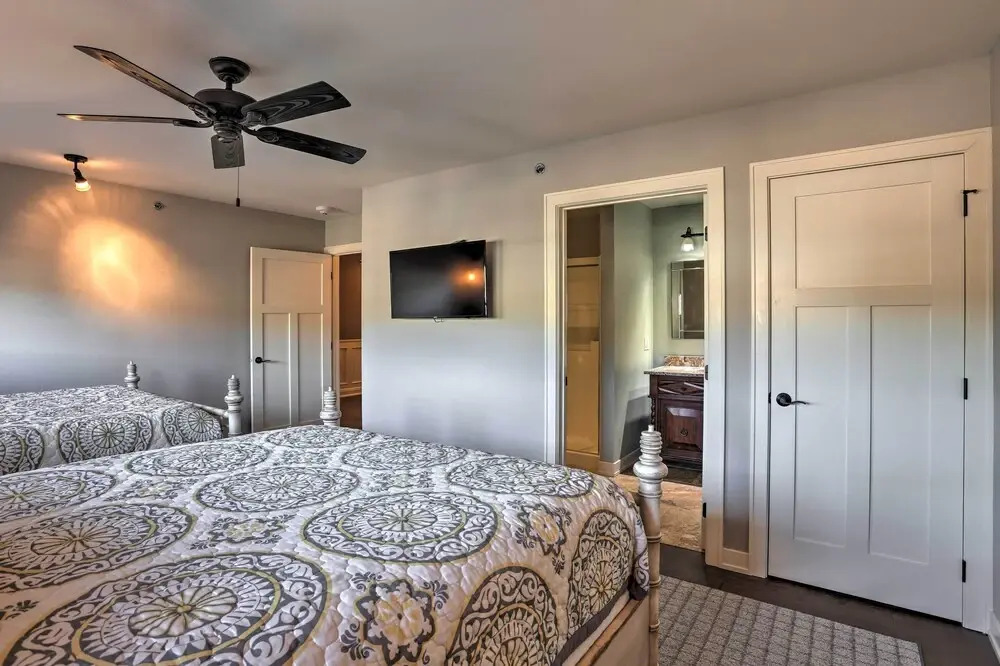 Main Street Strugis Apt w/ High-end Features