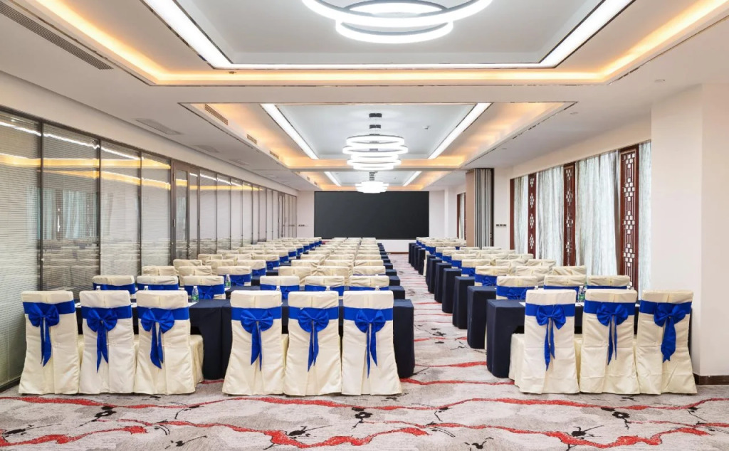 Headquarter International Hotel