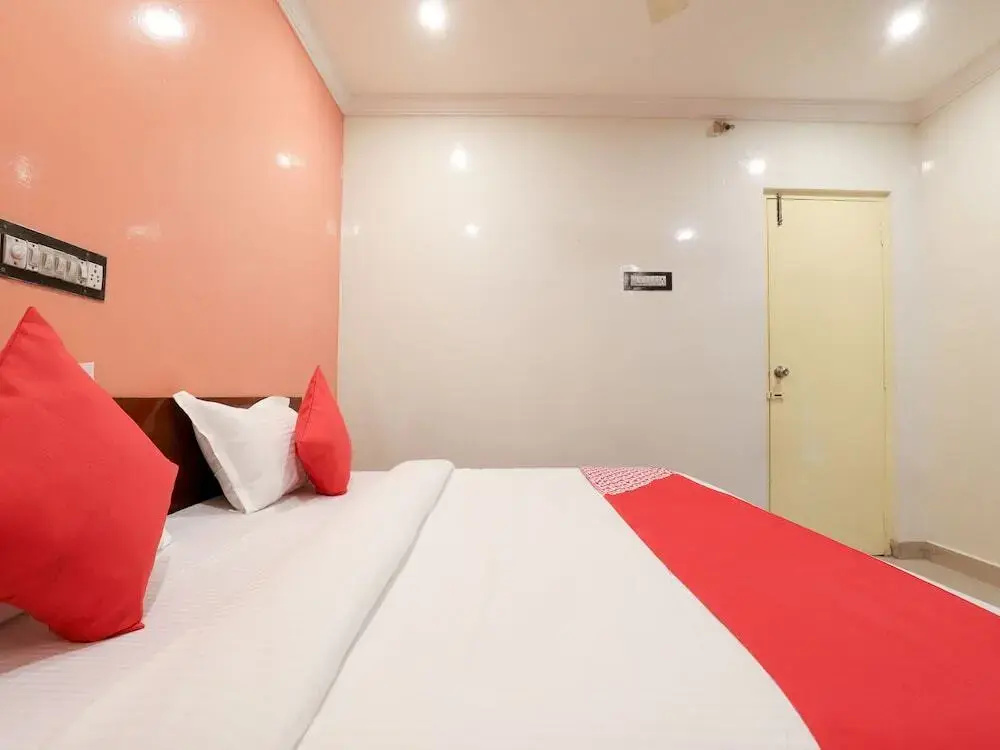 Vishnu Priya Residency By OYO Rooms