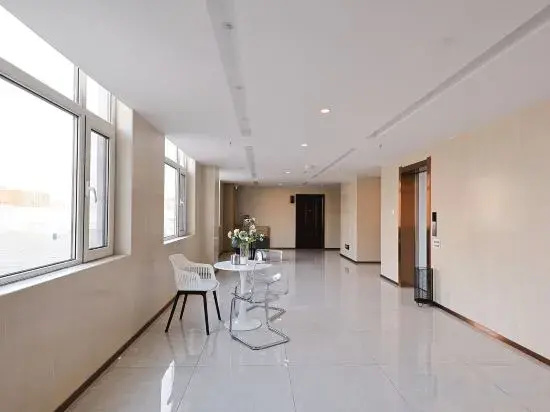 Rooftop Homestay (Yanji Yanbian University West Market Branch)