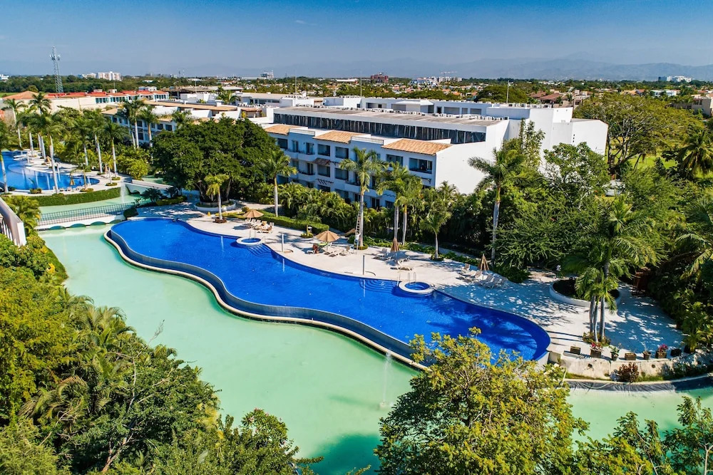 Lovely Studio With Private Outdoor Pool, On-site Golf, Patio, & AC