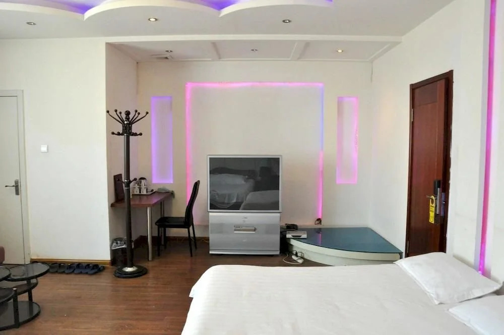 Dalian Yiju Hotel