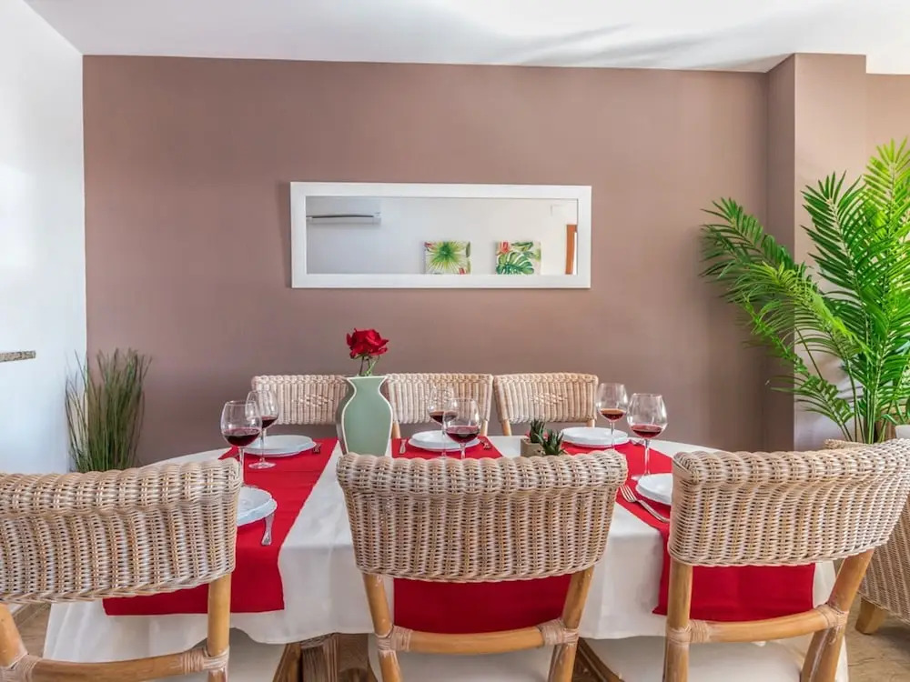 Apartment with sea view and located directly on the promenade of Empuriabrava