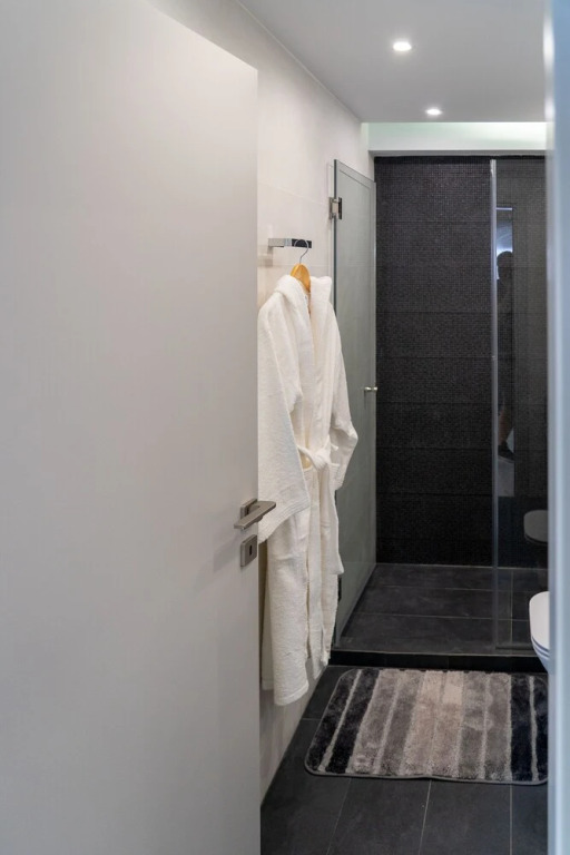 The Lop Athens Holidays Luxury Suites