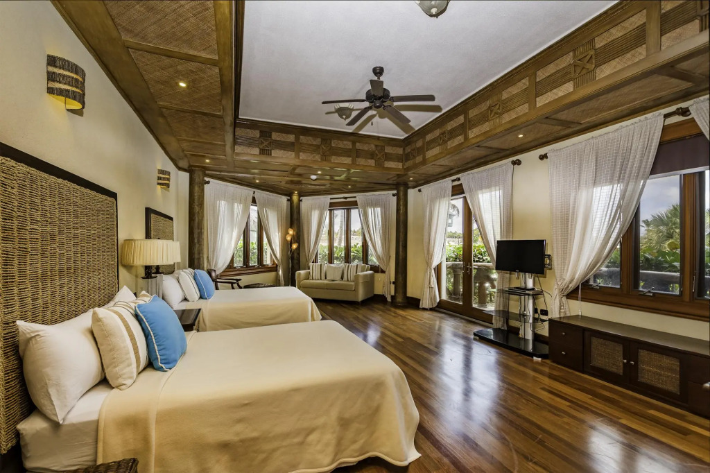 Spectacular 7.500 sq. ft. villa in Cap Cana for rent – Access to Eden Roc Beach Club, pool, chef, butler, maid