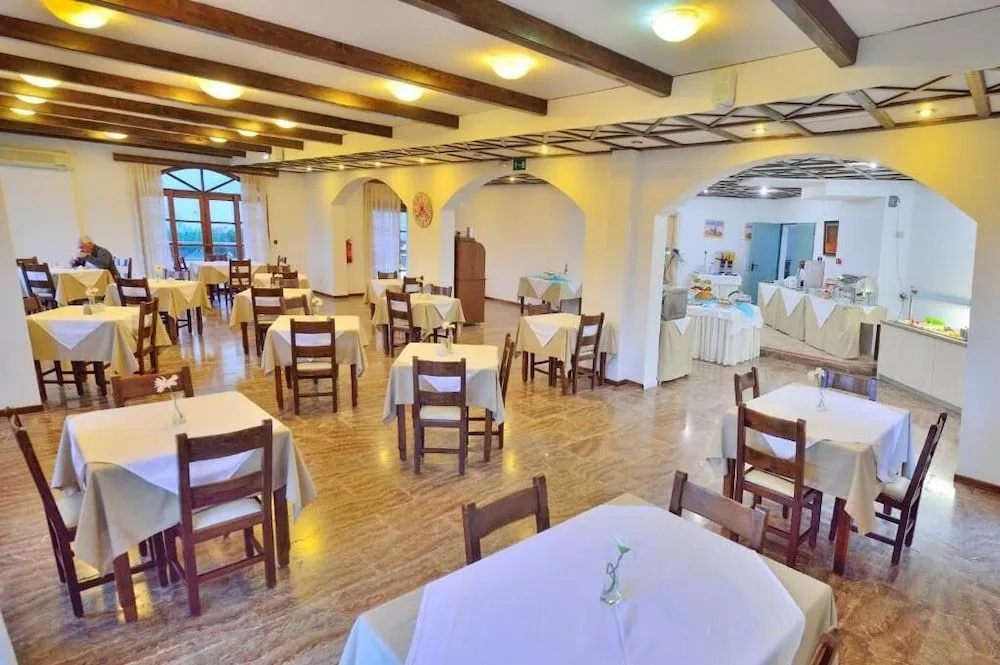 Elena Beach Hotel