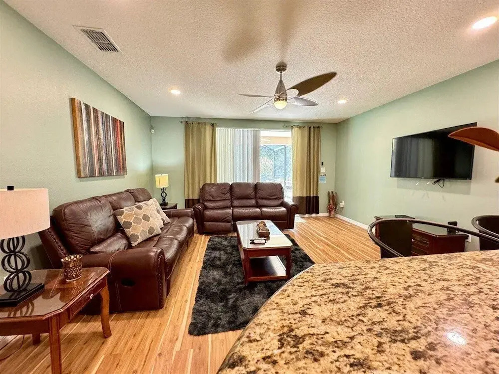 2820-5-rc-impeccable Corner lot Home