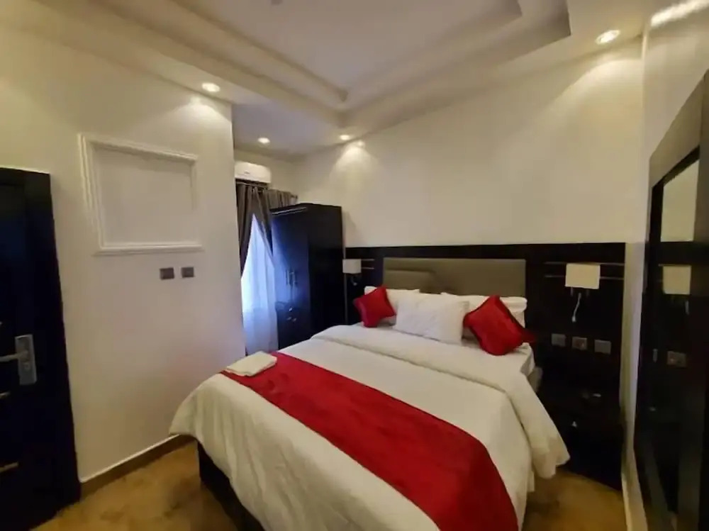De Bullion Hotels and Suites