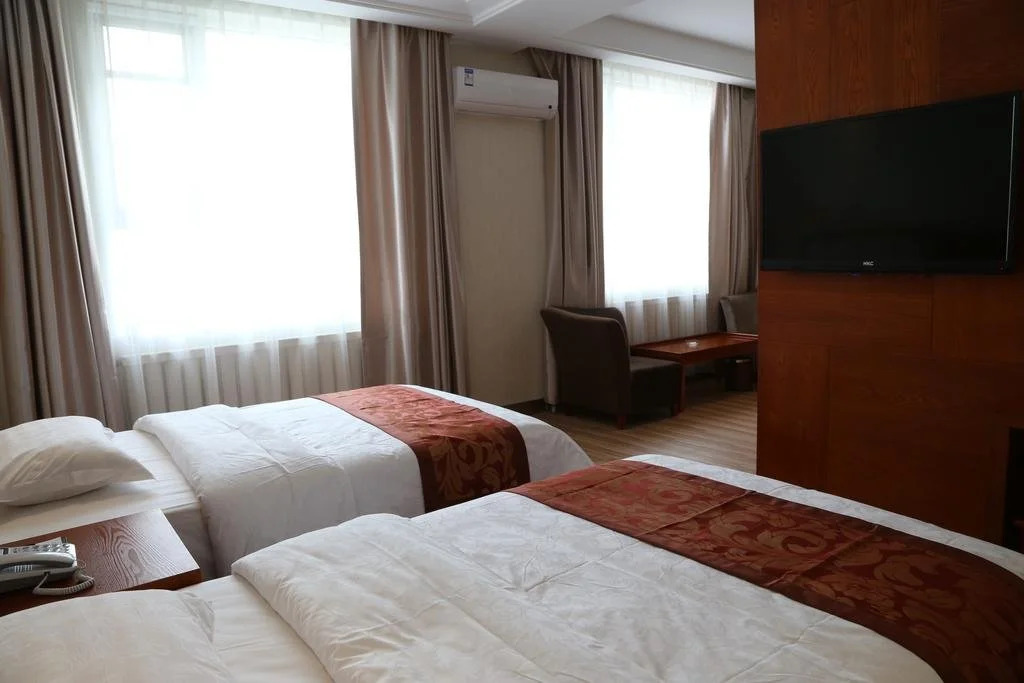 Golden Moon Business Hotel