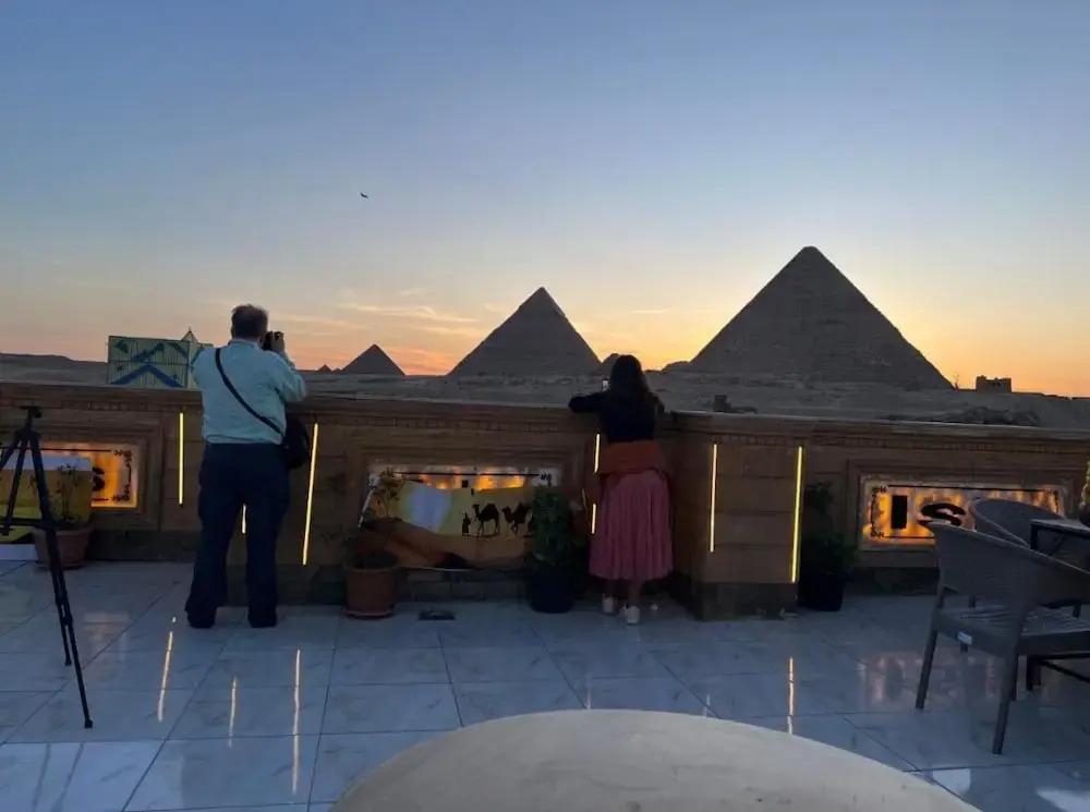 Moses Pyramids Inn
