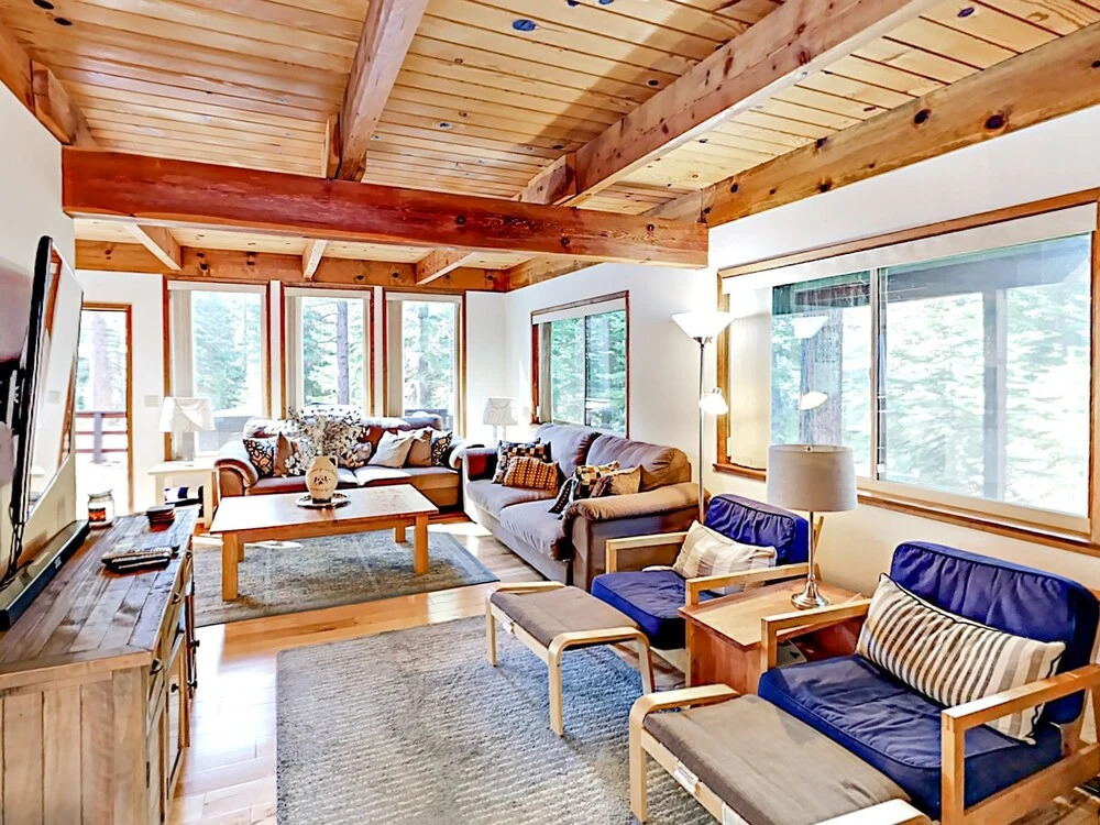 1262 Pine Valley Rd House by RedAwning