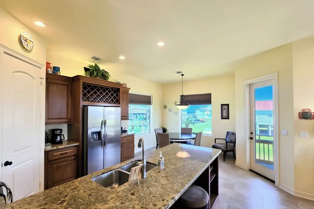 Dog-friendly Casa Sol House in Crystal Beach!