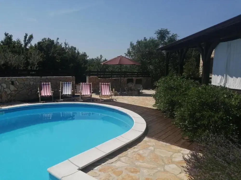 Sunny Pool Apartments