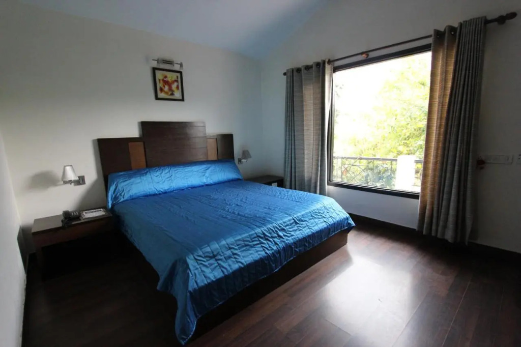 8fold-Pinecrest By LaRiSa, Bhimtal