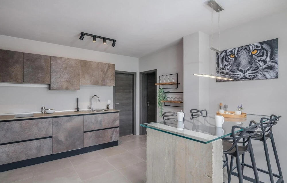 Stunning Home In Klimno With Wifi