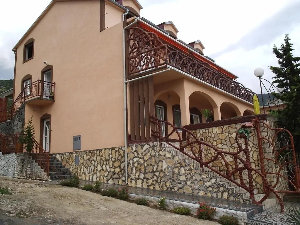 Katarina Apartments and Rooms