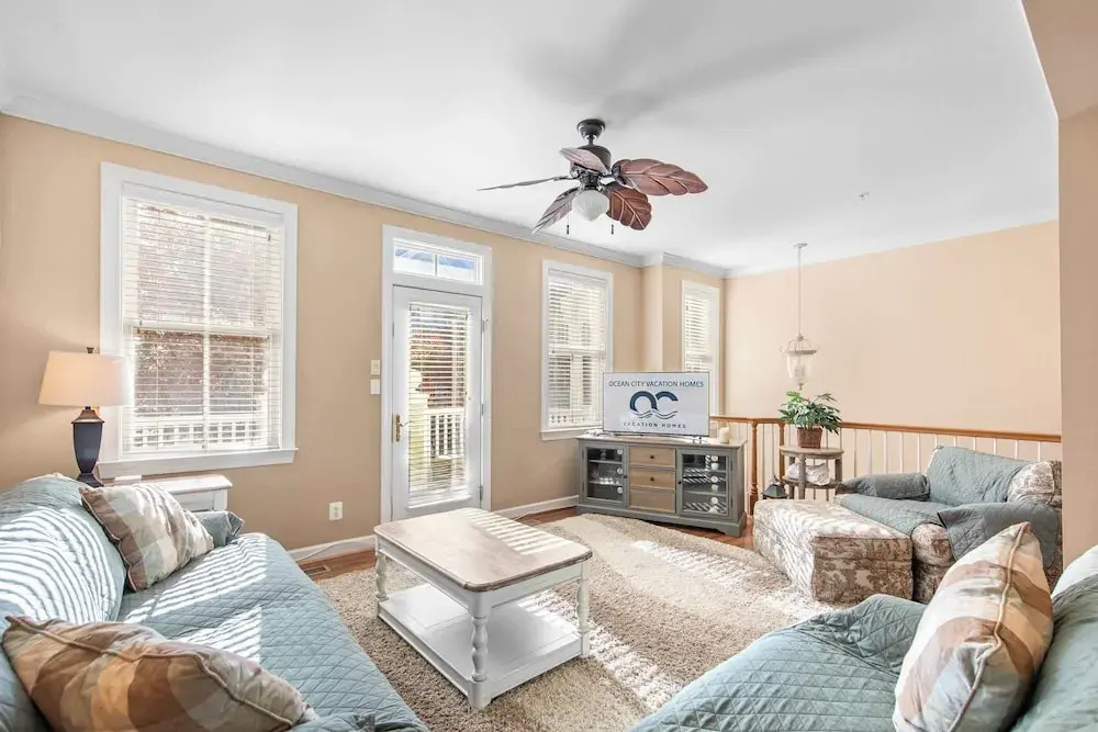 44 Sunset Island Dr