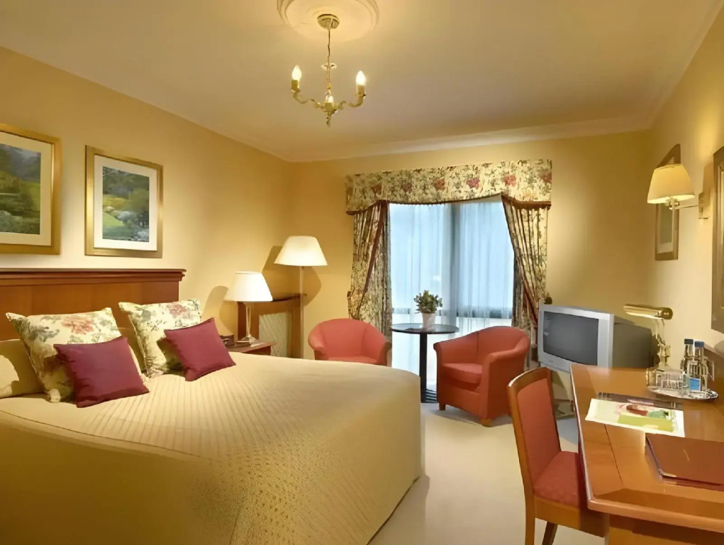 Parkway Hotel & Spa