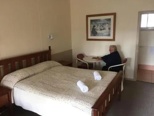 Woodmans Hill Motel
