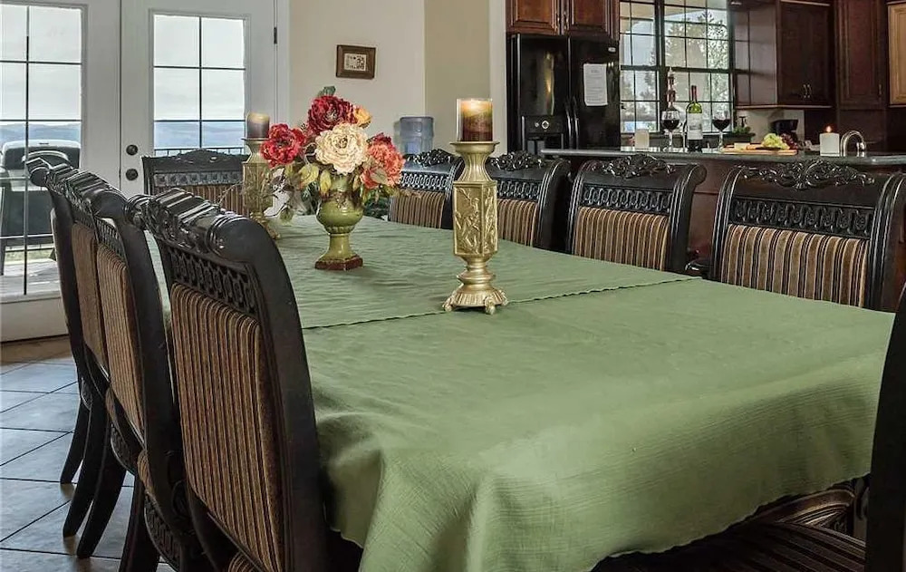 Alpine Village Lodge - Five Bedroom Cabin