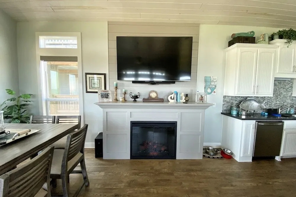 The Salty Mermaid 3 Bedroom Home by Redawning