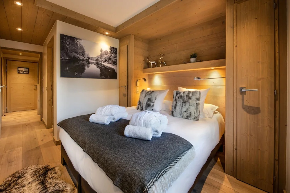 Mammoth Lodge by Alpine Resorts
