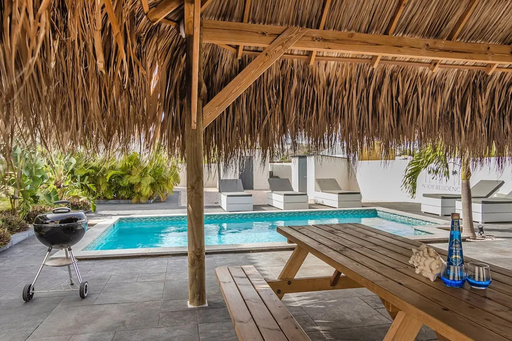 Willemstad - Mini Resort - 2 Beds - Pool - Garden