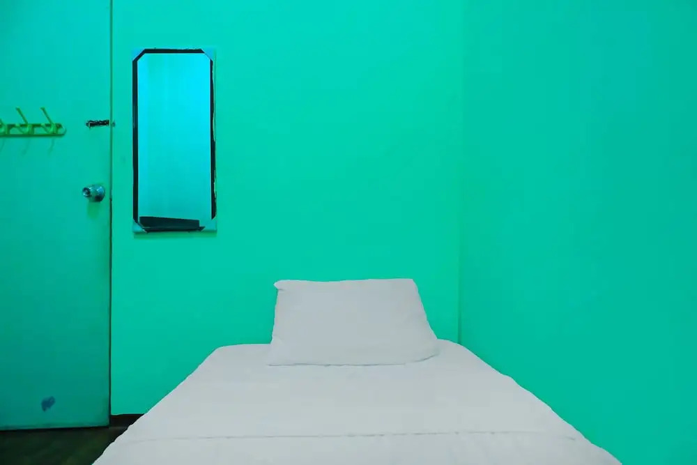 Hotel O Penginapan LorraNearPasar Oleh Oleh