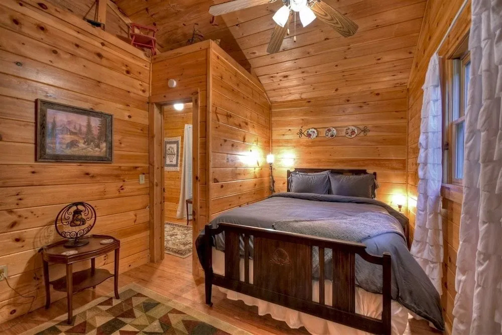 Grey Wolf Lodge