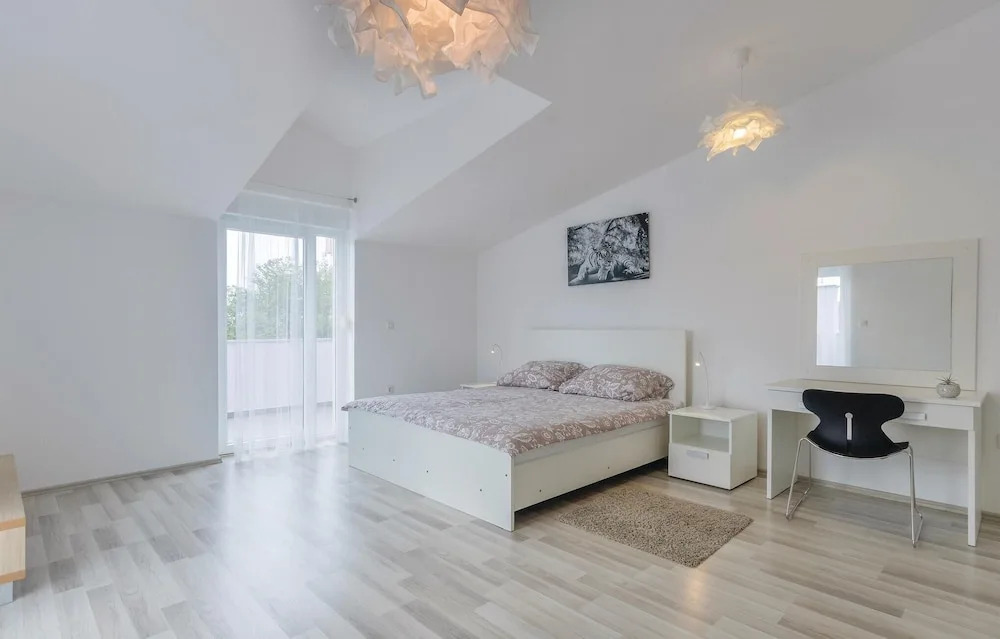 Amazing Home in Pula With Wifi and 4 Bedrooms