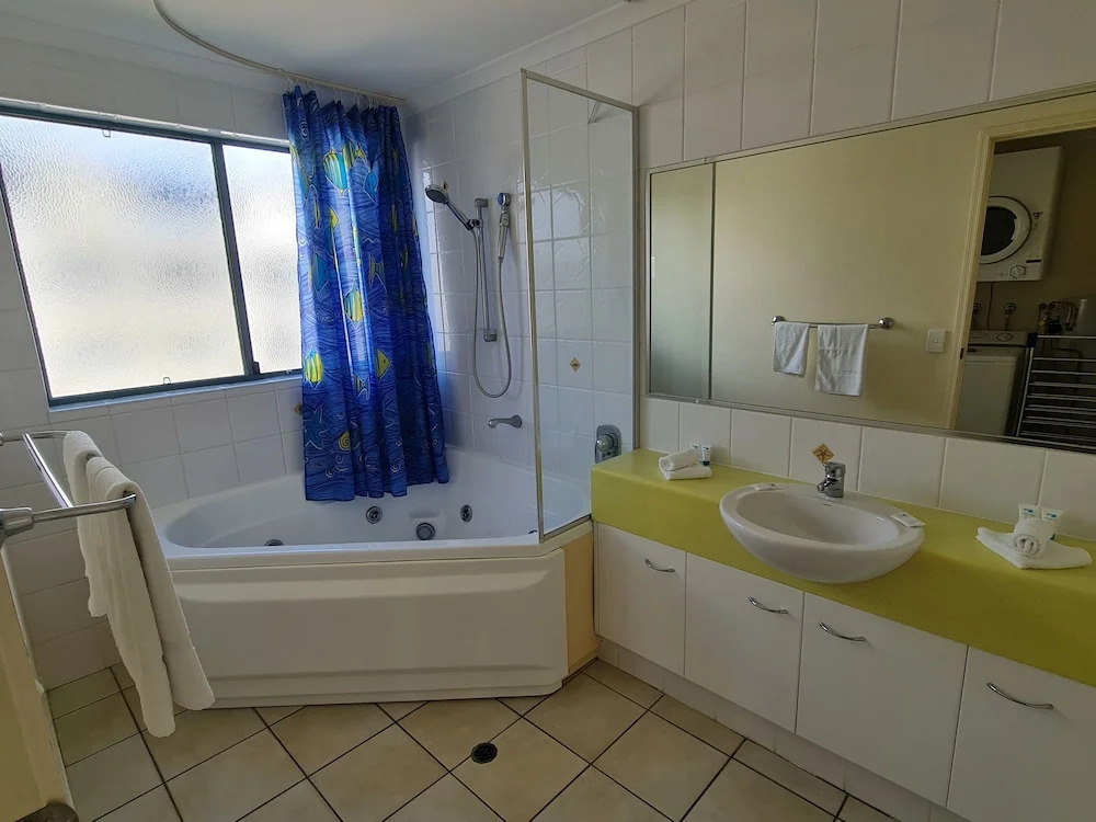 Sunshine Towers Boutique Apartments