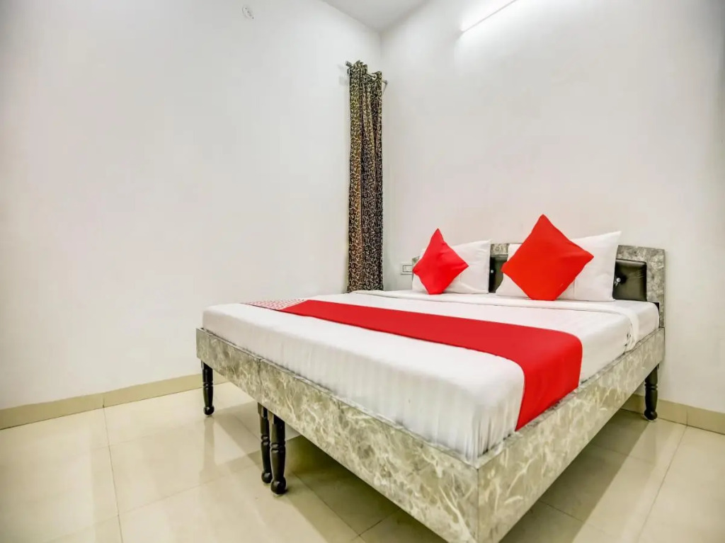 OYO 80485 Laser Tower Home Stay
