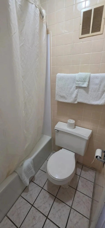 Deluxe Inn Shamrock