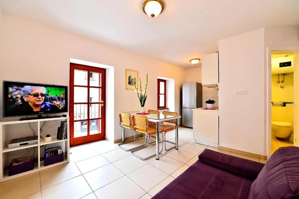 Sunny Bobica Apartments