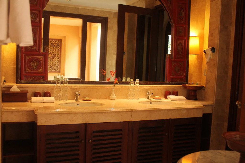 Laras Asri Resort & Spa
