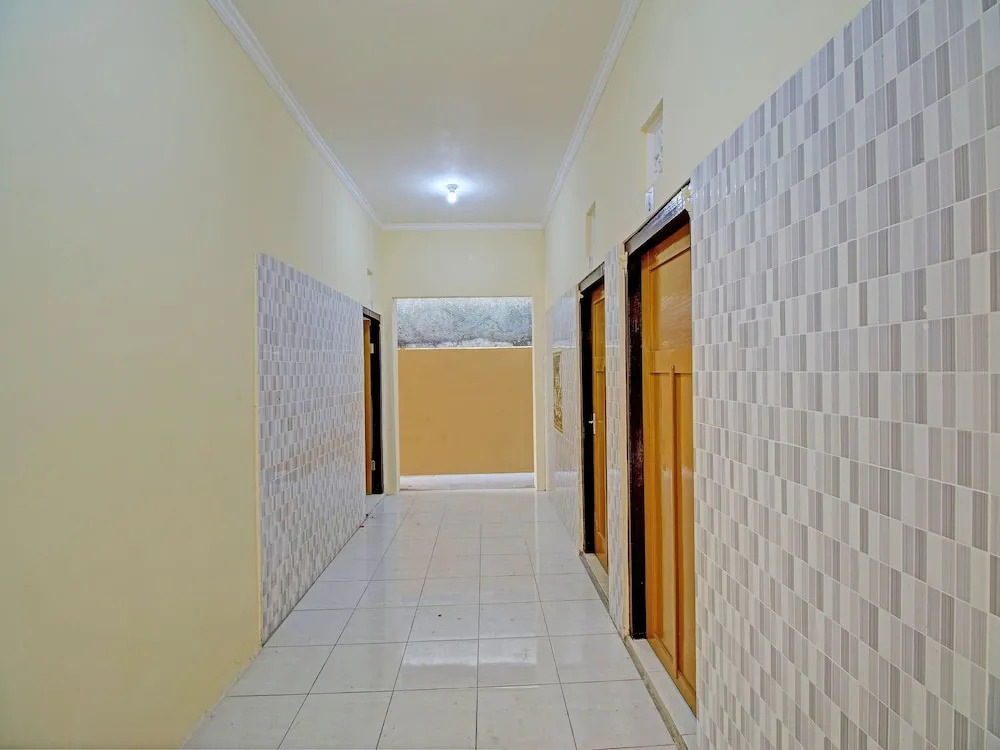 OYO Life  92953 Nirmala Kost